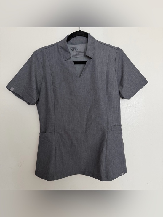 Figs Tops - FIGS Women’s Inala Slim Scrub Top Graphite 4988 Size Small